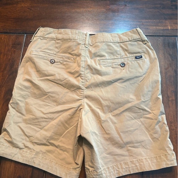 Abercrombie & Fitch Khaki Casual Shorts, size 26 - Picture 4 of 8